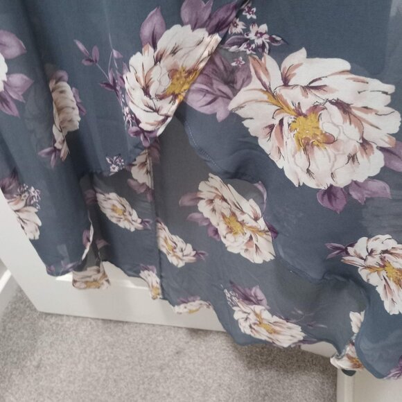 Lily Rose Gray Floral Dress - Picture 5 of 5